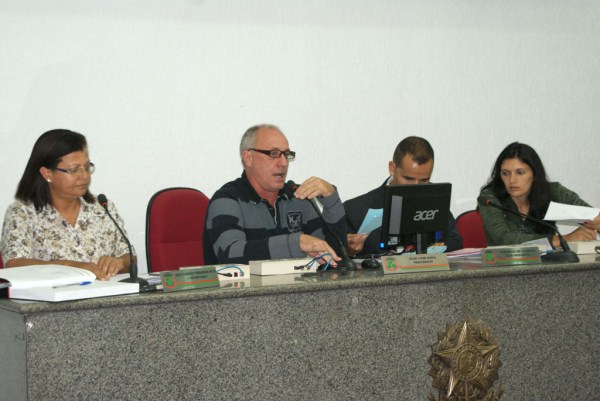 Mesa diretora acompanhou a votação dos projetos