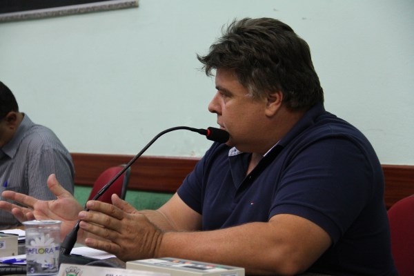 Vereadores discutem orçamento de 2015