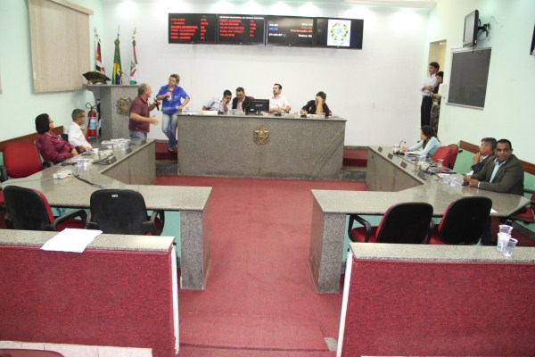 Roseli fala para os Vereadores da ASP FUT