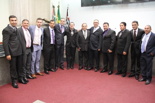 Prefeito, vice prefeito e vereadores tomam posse na Câmara