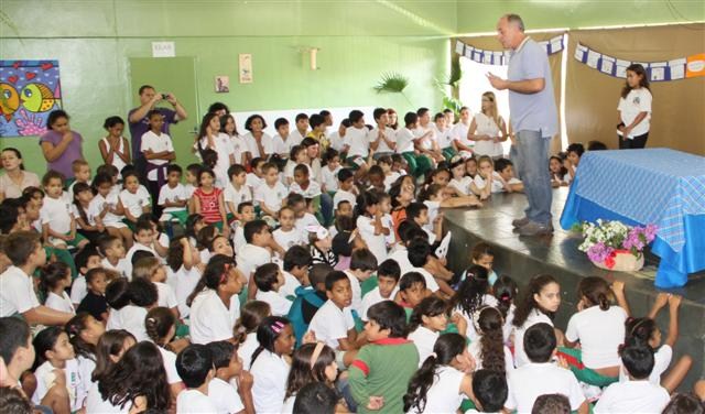Ivan Sada responde perguntas feitas pelos alunos