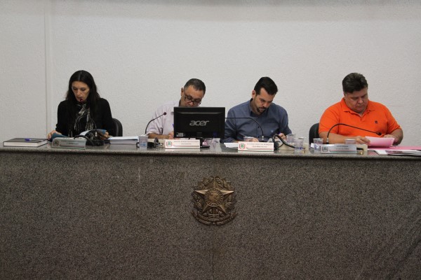 3 projetos e uma moção aprovadas